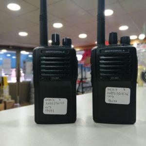 RADIO HANDY MOTOROLA VX-261 VHF136-174 MHZ 5W  16 CANALES